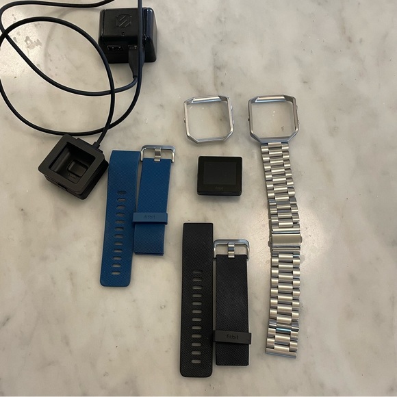 ☀️SALE☀️Fitbit Blaze with charger and bands - Picture 2 of 15